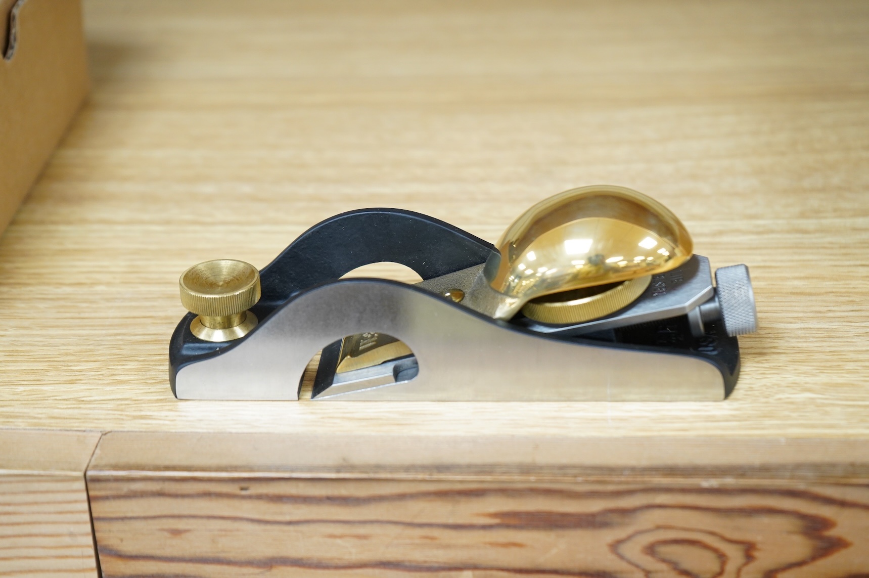 A boxed Lie Nielsen Toolworks rabbet block plane (L-N 60 1/2 R) with paperwork